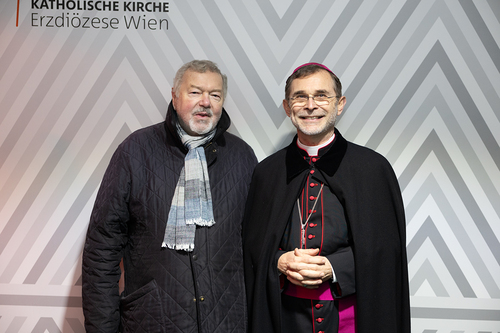 Gratulationsschlange / Erzdiözese Wien/ Schönlaub, Stephan Schönlaub