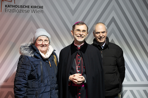 Gratulationsschlange / Erzdiözese Wien/ Schönlaub, Stephan Schönlaub