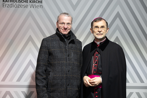 Gratulationsschlange / Erzdiözese Wien/ Schönlaub, Stephan Schönlaub