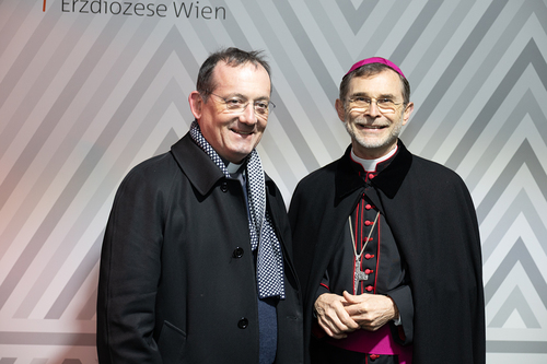 Gratulationsschlange / Erzdiözese Wien/ Schönlaub, Stephan Schönlaub