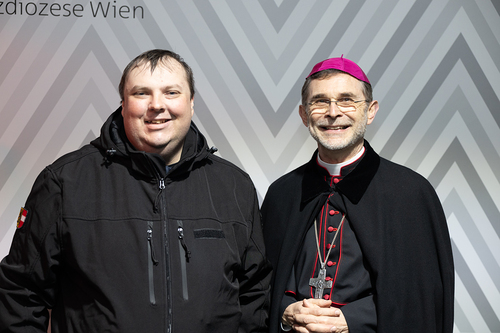 Gratulationsschlange / Erzdiözese Wien/ Schönlaub, Stephan Schönlaub