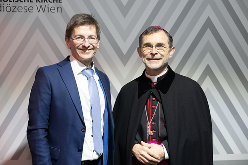 Gratulationsschlange / Erzdiözese Wien/ Schönlaub, Stephan Schönlaub