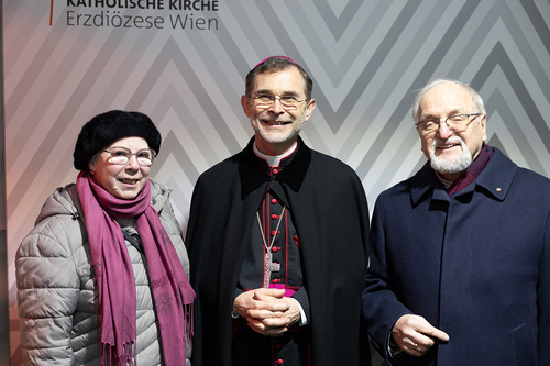 Gratulationsschlange / Erzdiözese Wien/ Schönlaub, Stephan Schönlaub